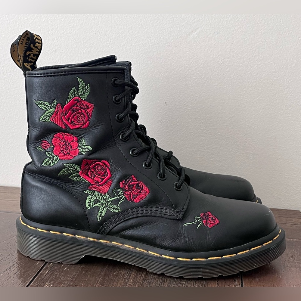 Dr. Martens 1460 Vonda Embroidered Roses Black Leather Boots Womens size 9 - Picture 7 of 11